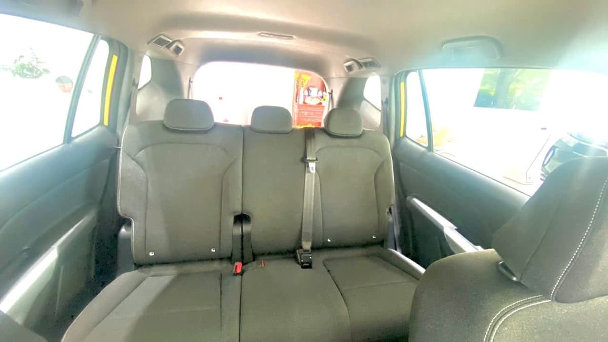 Hàng ghế sau Limo Green