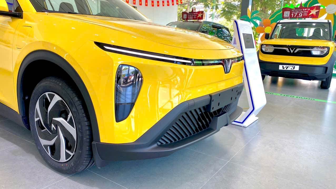 Khoang lái Limo Green